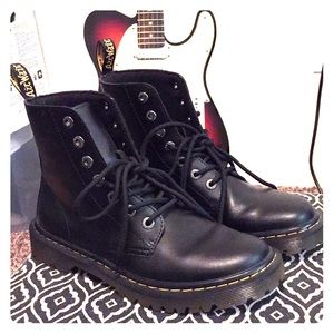Women’s size 8 Dr. Martens